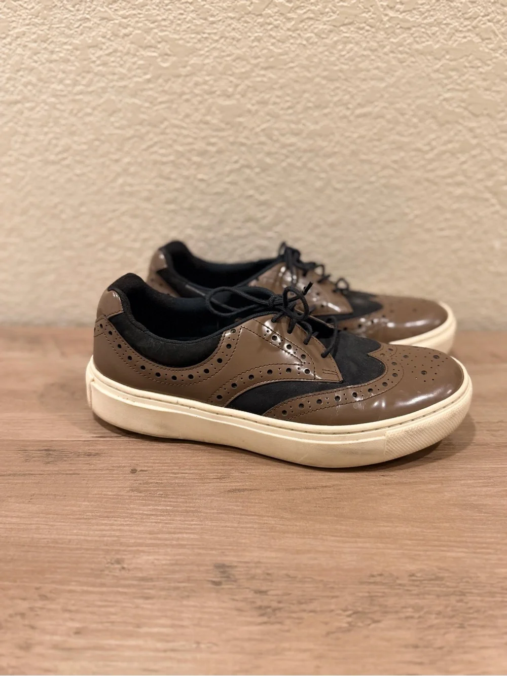 SAS Oxland - Women's Bkack Pecan Casual Shoe with Wide Toe Box Size 8M